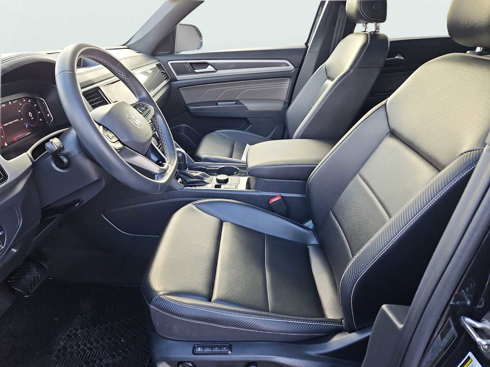 Used 2022 Volkswagen Atlas Cross Sport SEL AWD/4WD image 37