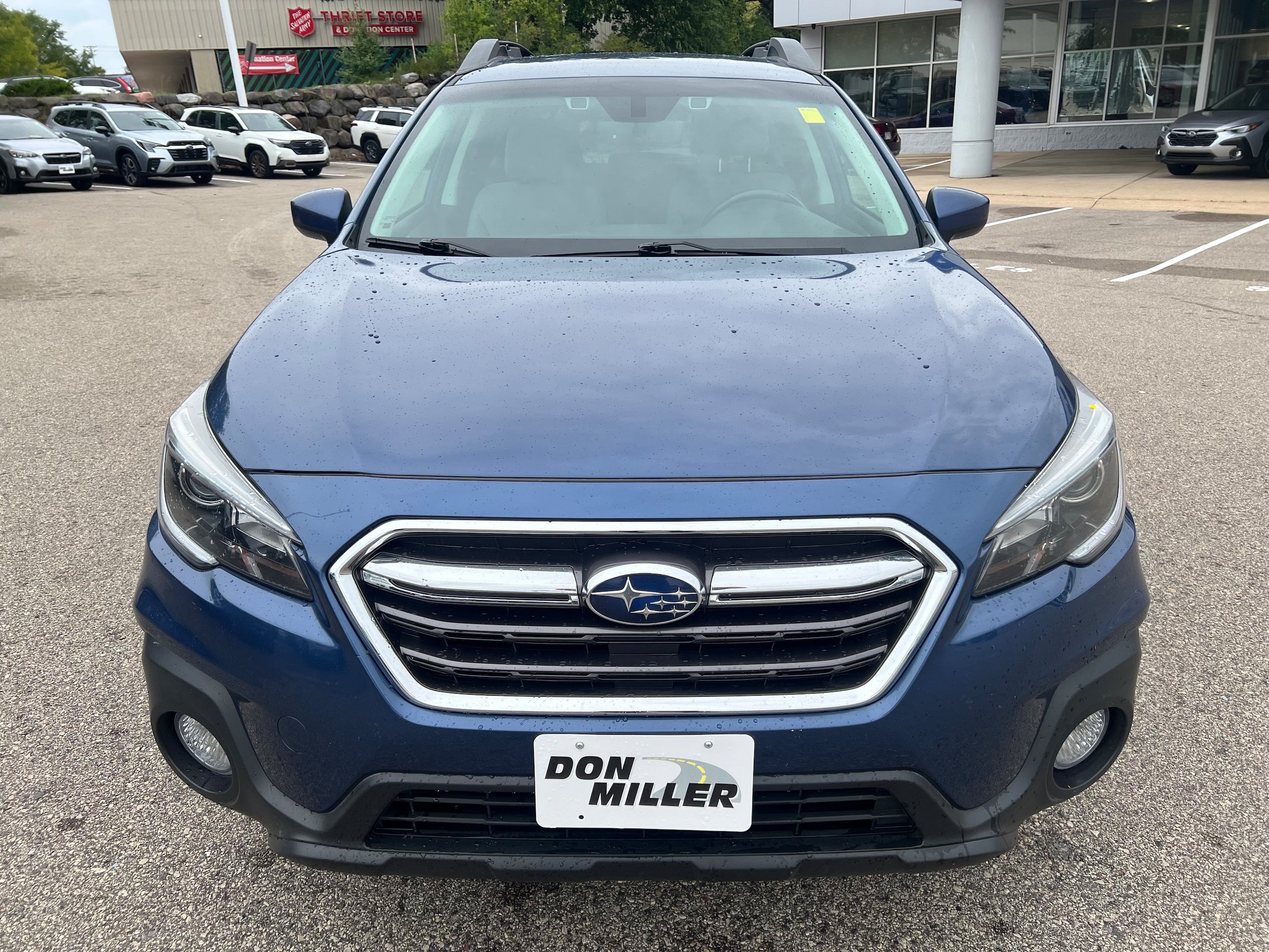 Used 2019 Subaru Outback 2.5i Premium AWD/4WD image 2