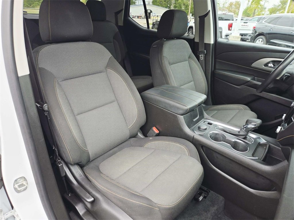 Used 2021 Chevrolet Traverse LT image 17