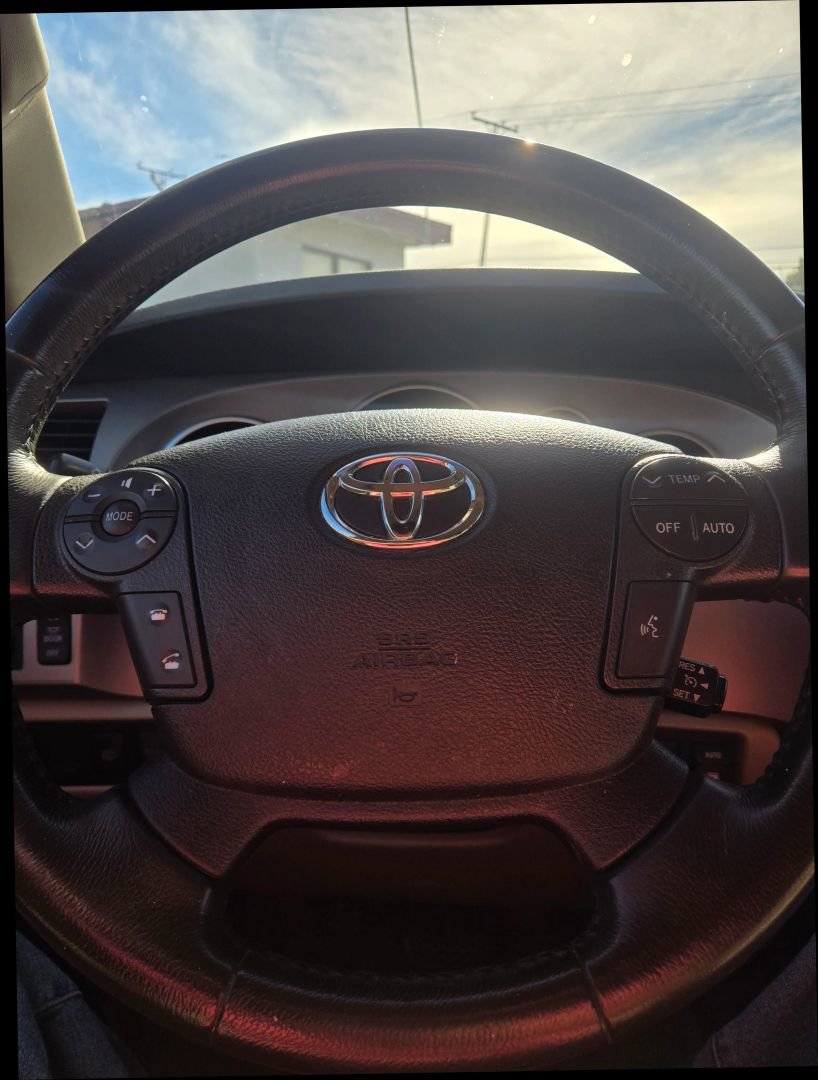 Used 2010 Toyota Sequoia Limited image 21