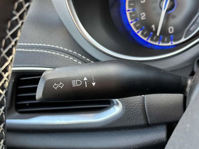 New 2025 Chrysler Pacifica Limited w/ Uconnect Theater Family Group image 11