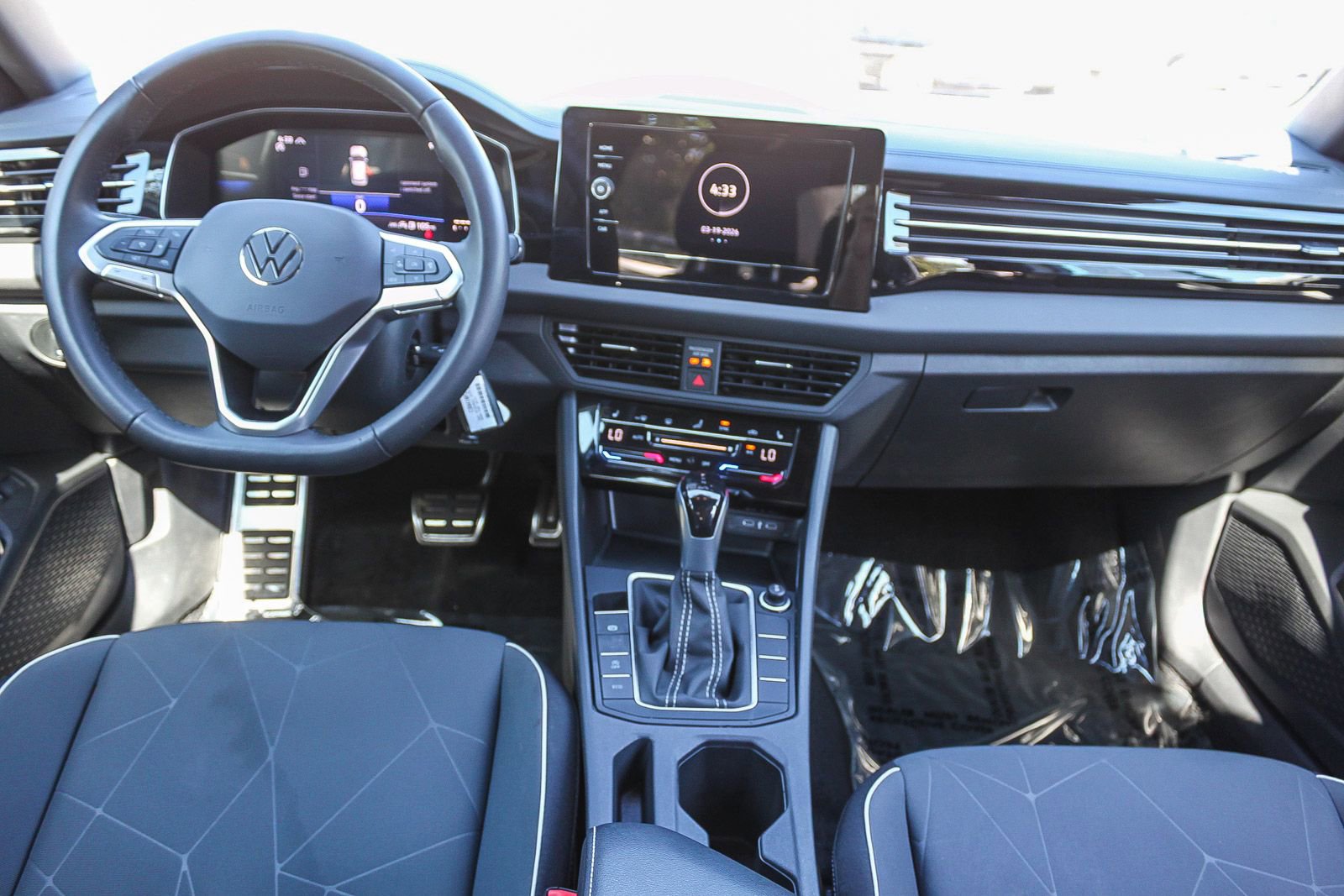 Used 2025 Volkswagen Jetta Sport FWD image 13