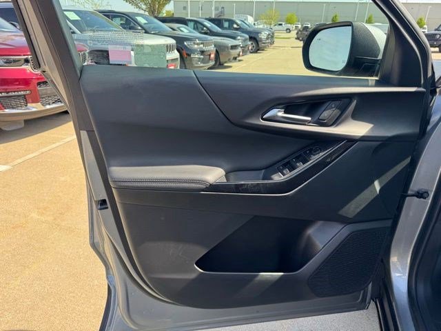 Used 2025 Chevrolet Equinox LT AWD/4WD image 9