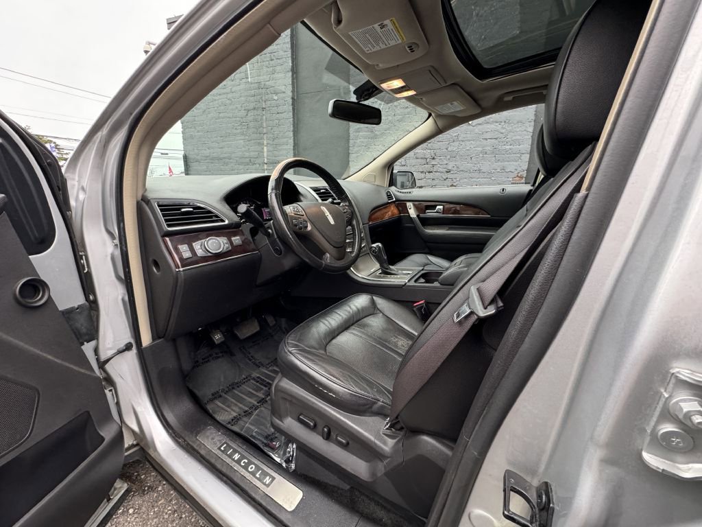 Used 2012 Lincoln MKX AWD image 12