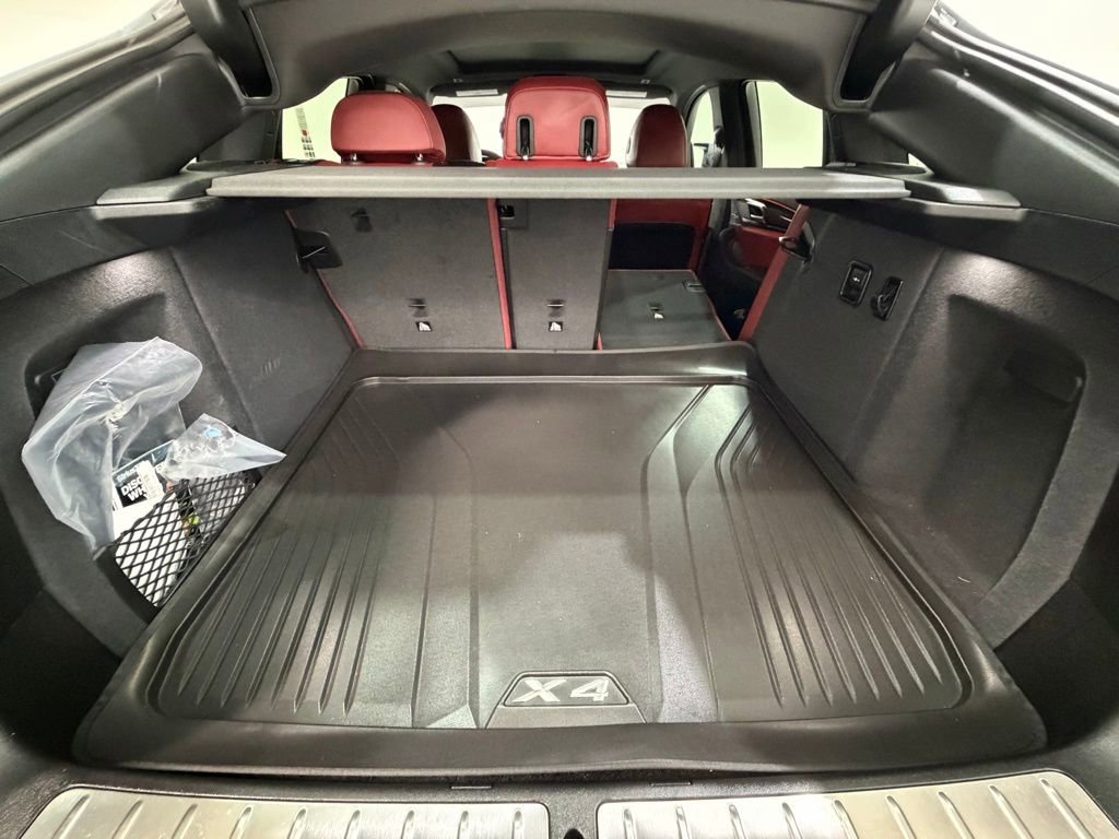 Used 2025 BMW X4 M40i w/ Premium Package image 31