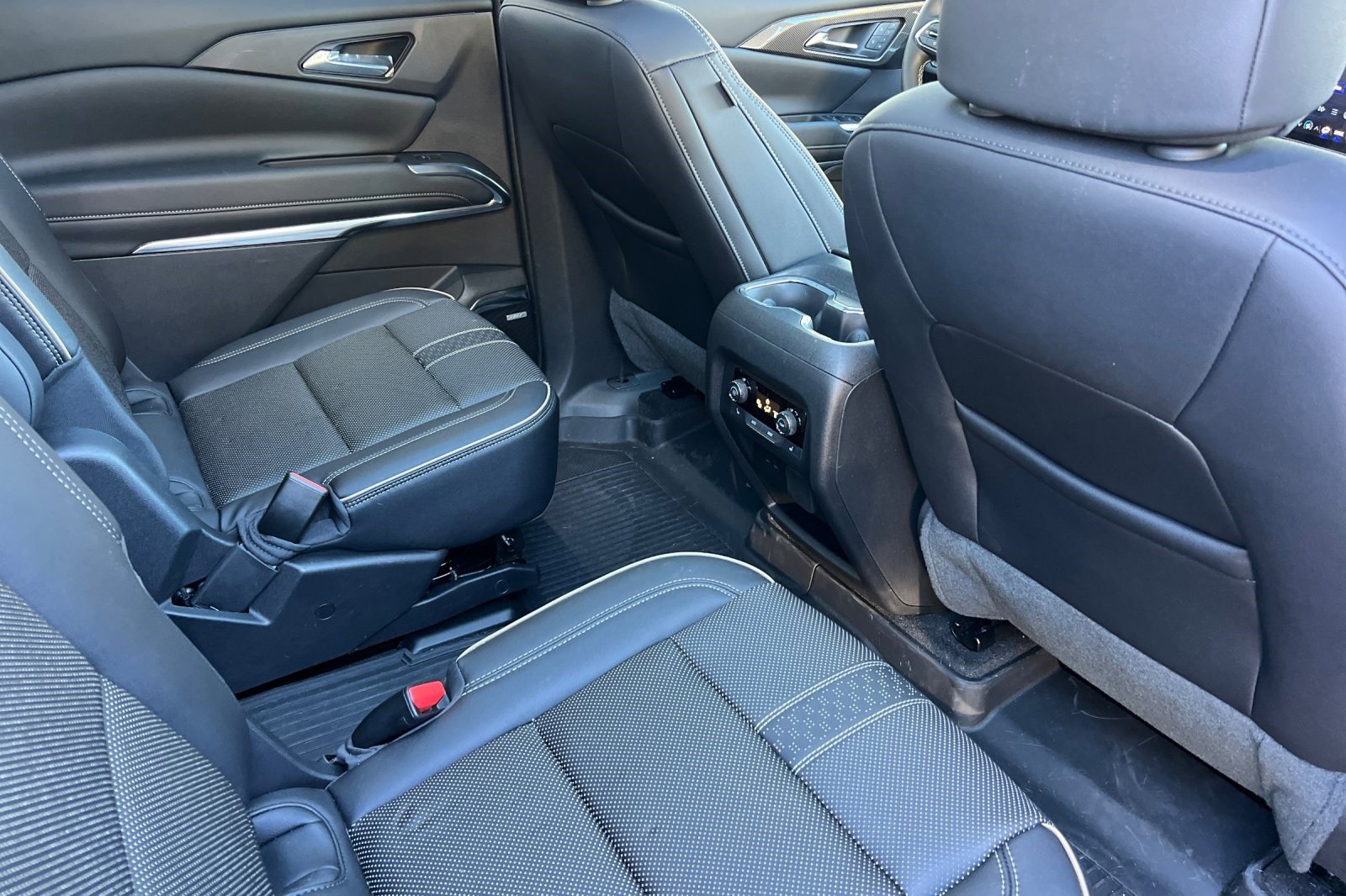 Certified 2025 Chevrolet Traverse High Country w/ LPO, Floor Liner Package image 16