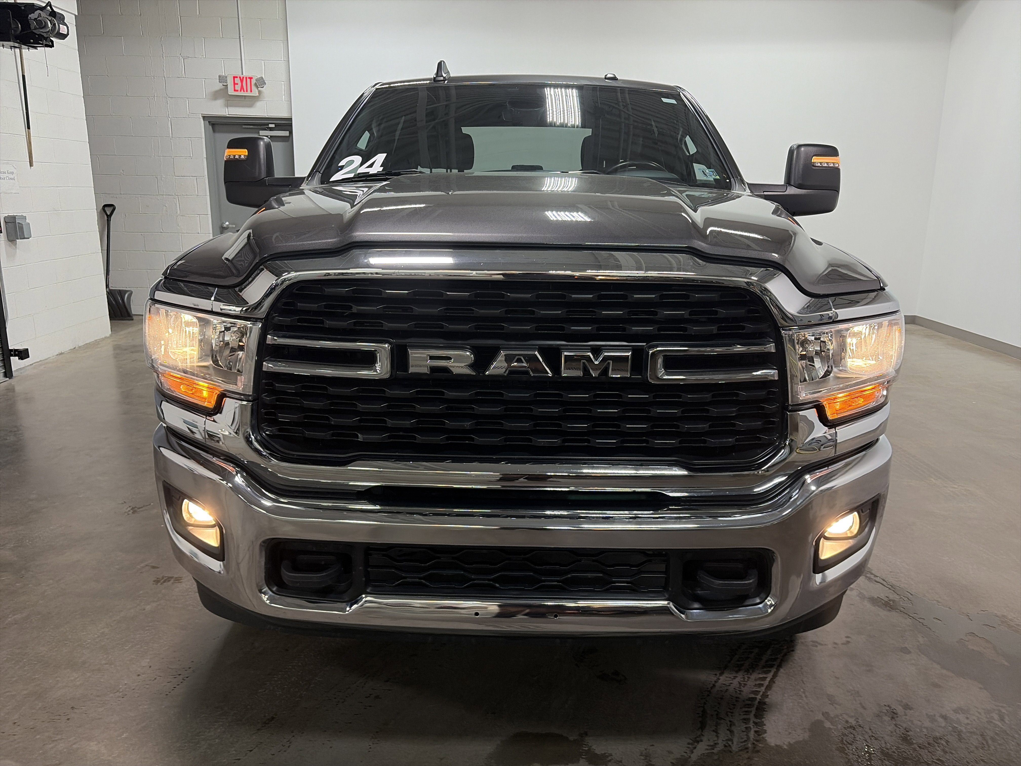 Used 2024 RAM 2500 Big Horn AWD/4WD image 8