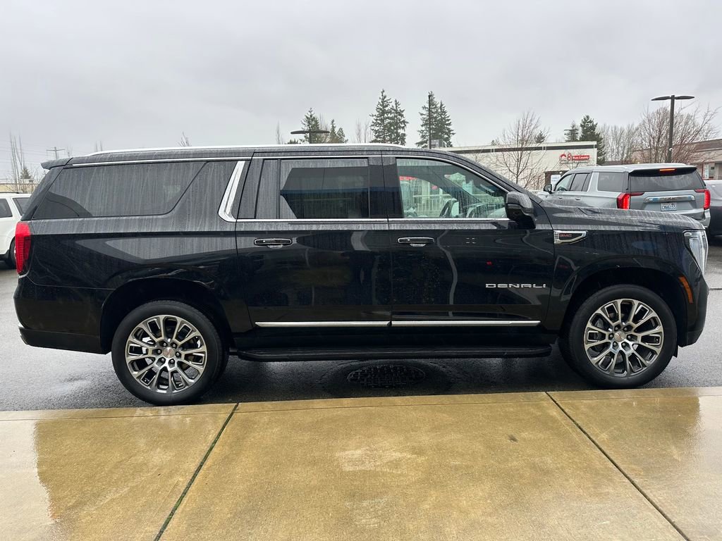 Used 2025 GMC Yukon XL Denali image 6