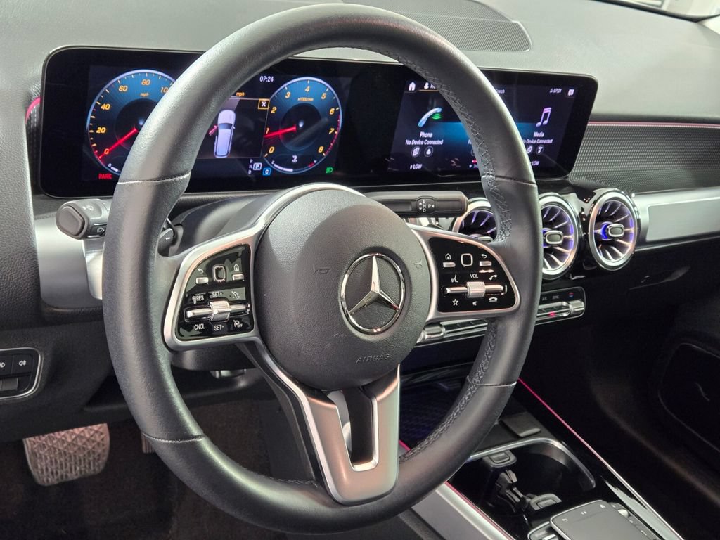 Used 2022 Mercedes-Benz GLB 250 4MATIC image 25