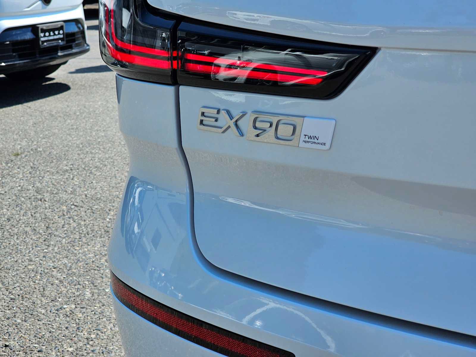 New 2025 Volvo EX90 Plus AWD/4WD image 16