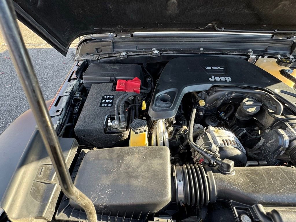 Used 2018 Jeep Wrangler Unlimited Sport S image 36