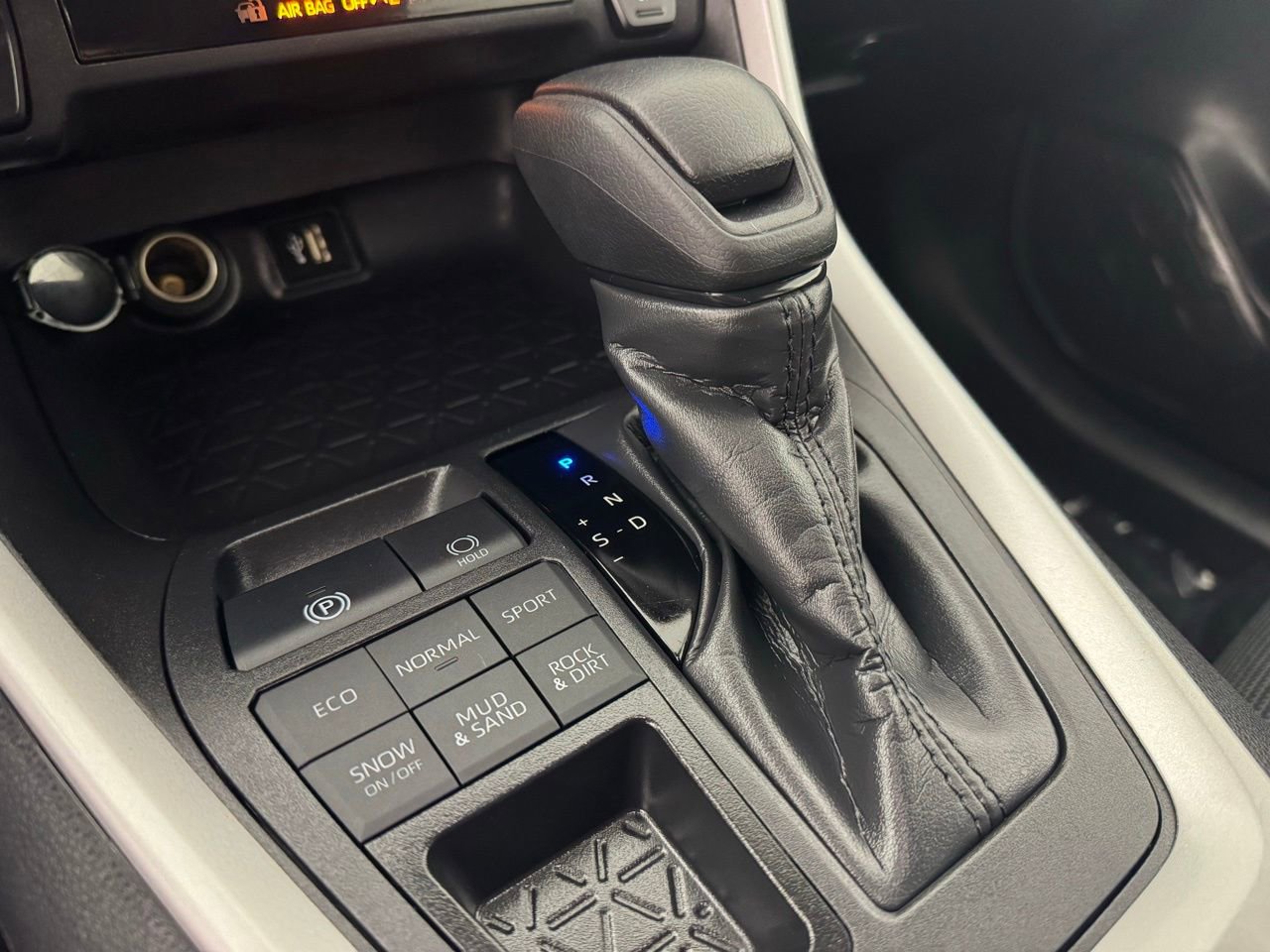 Used 2025 Toyota RAV4 LE image 21