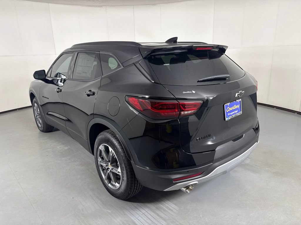 New 2026 Chevrolet Blazer LT w/ Convenience Package FWD image 7