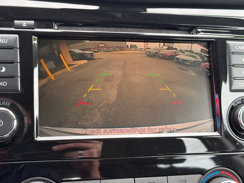 Used 2020 Nissan Rogue S FWD image 23