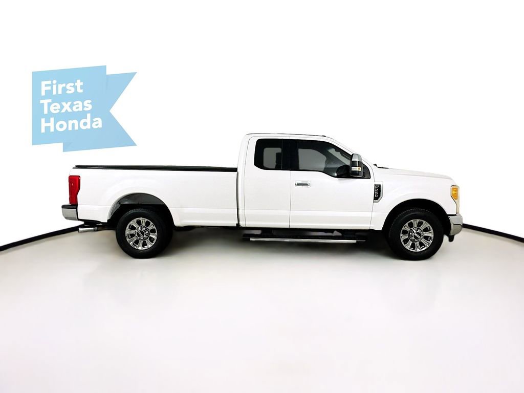 Used 2017 Ford F250 Lariat w/ Chrome Package image 9