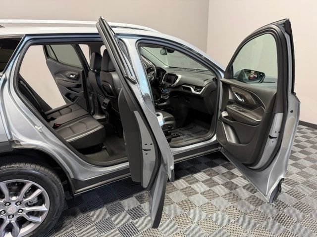 Used 2023 GMC Terrain SLT AWD/4WD image 22