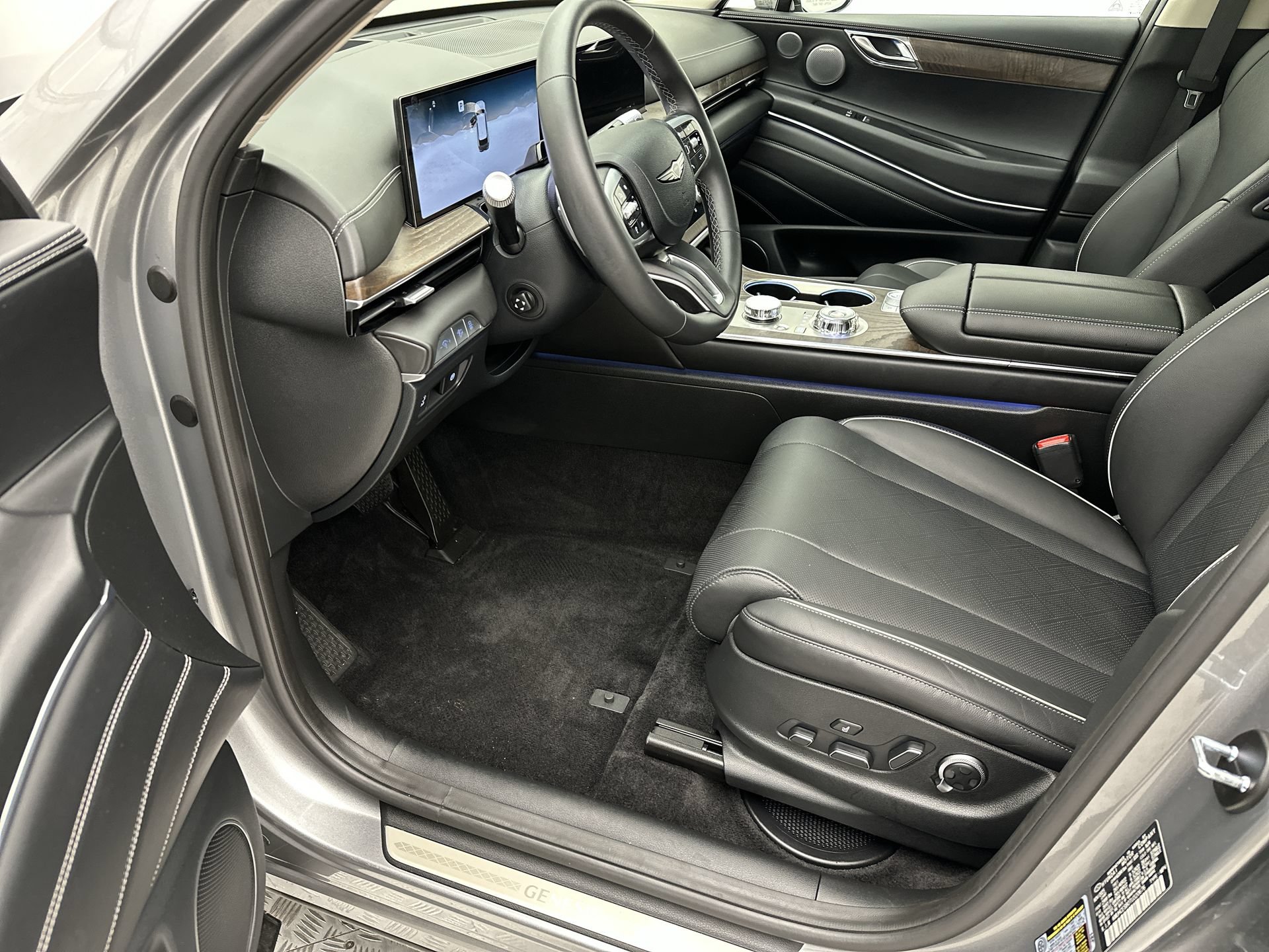 Certified 2026 Genesis GV80 2.5T Prestige AWD/4WD image 11