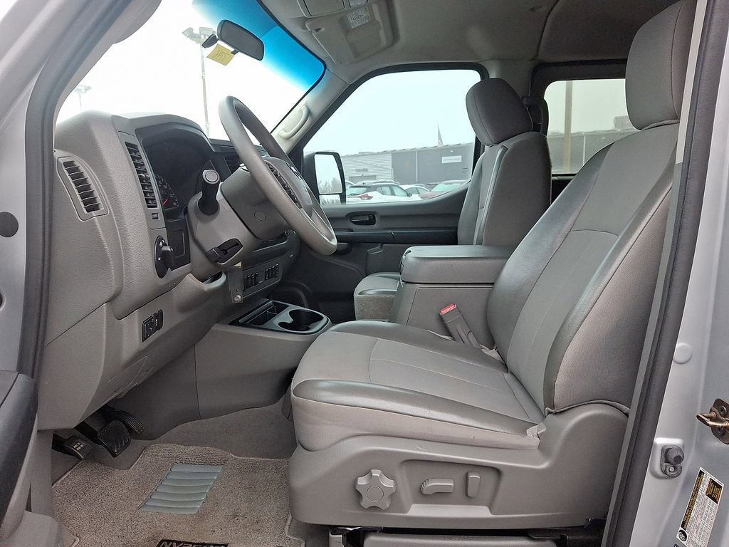 Used 2017 Nissan NV 3500 SV w/ SV Technology Package image 12