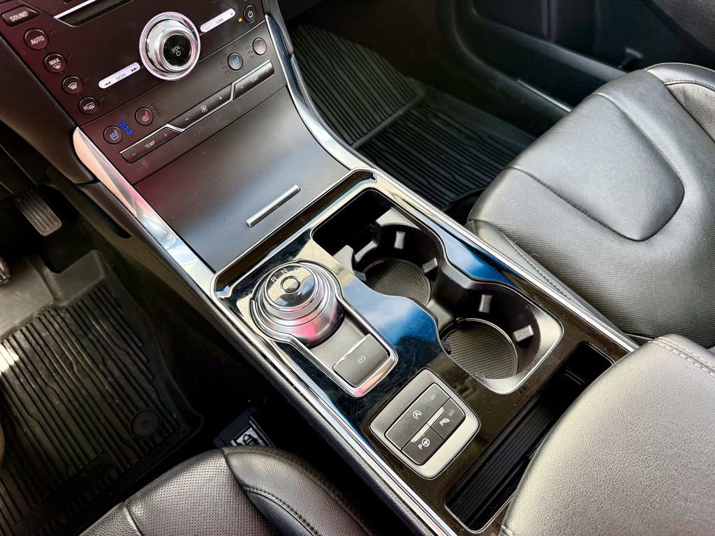 Used 2019 Ford Edge Titanium w/ Equipment Group 301A image 23