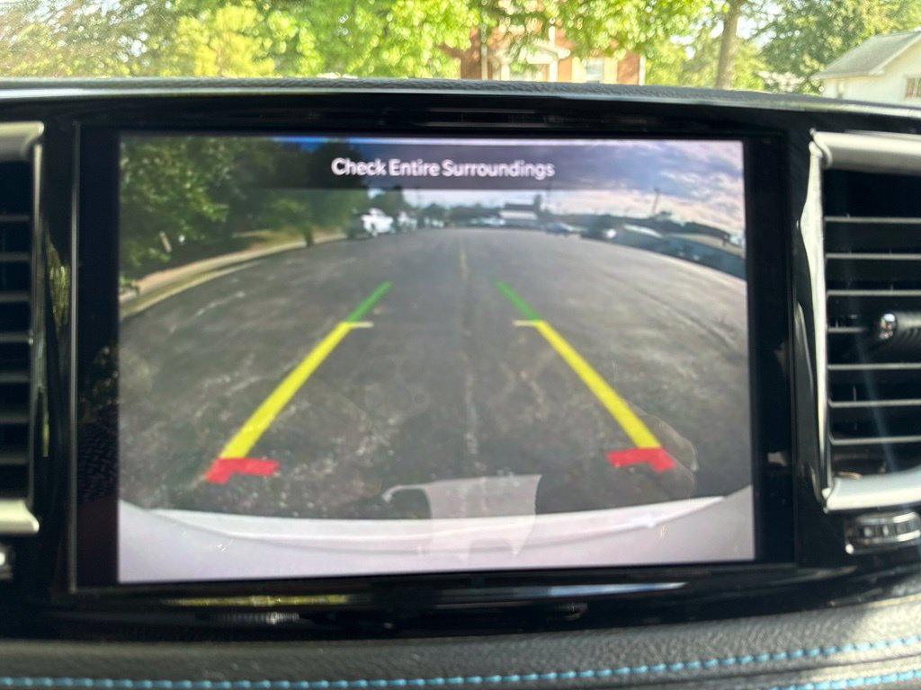 Used 2021 Chrysler Pacifica Touring-L w/ Uconnect Theater Family Group AWD/4WD image 25