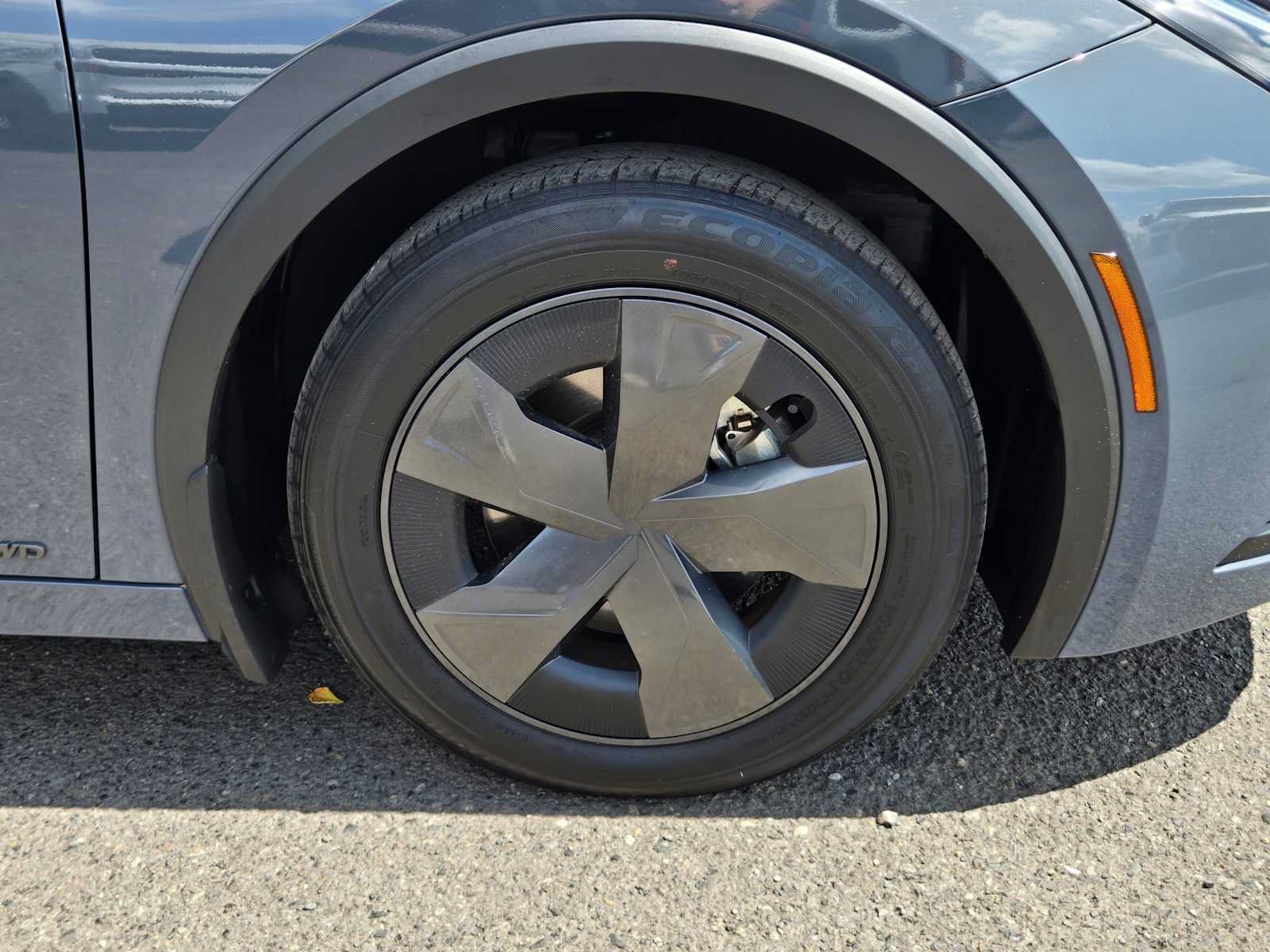 Certified 2024 Toyota Prius LE AWD/4WD image 10