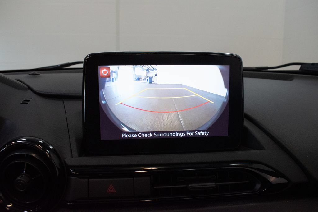 Used 2021 MAZDA MX-5 Miata Club RWD image 16