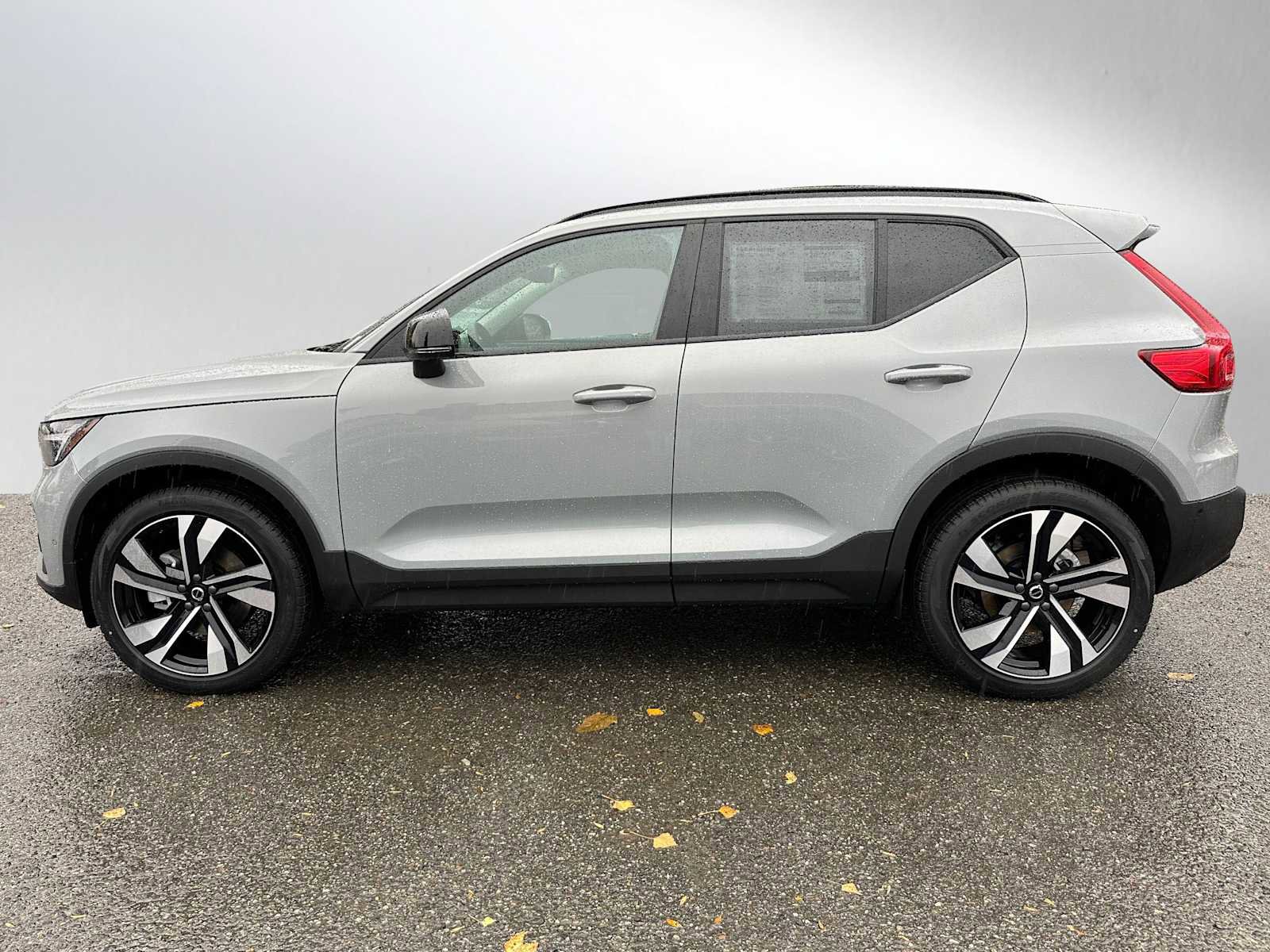 New 2026 Volvo XC40 B5 Ultra w/ Climate Package image 6