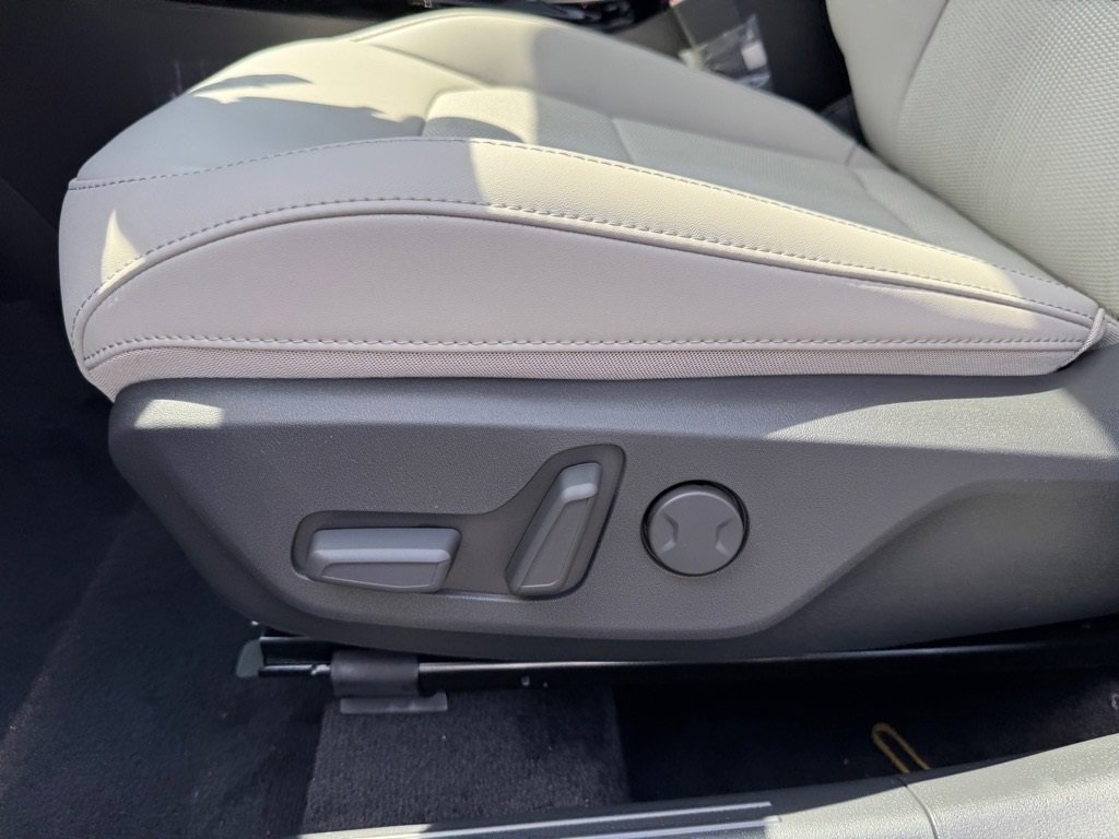 New 2025 Kia Niro EX Touring image 11