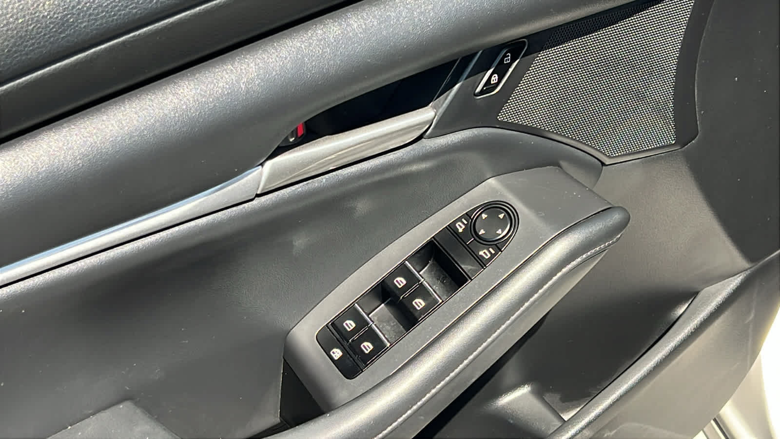 Used 2022 MAZDA MAZDA3 s FWD image 22