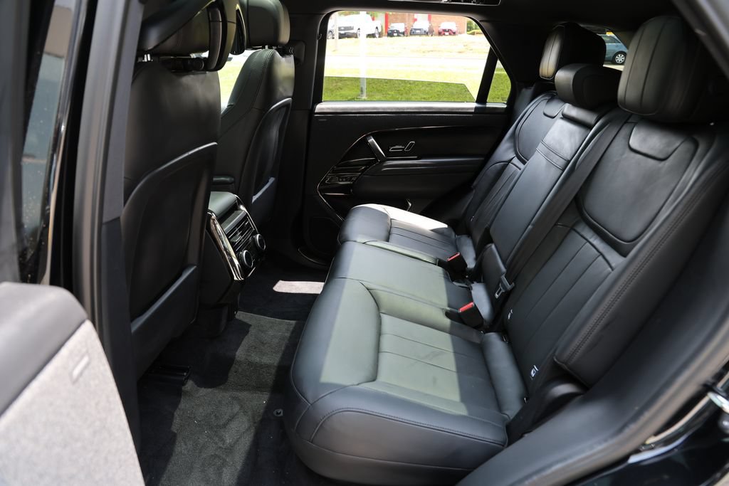Used 2024 Land Rover Range Rover Sport SE AWD/4WD image 12