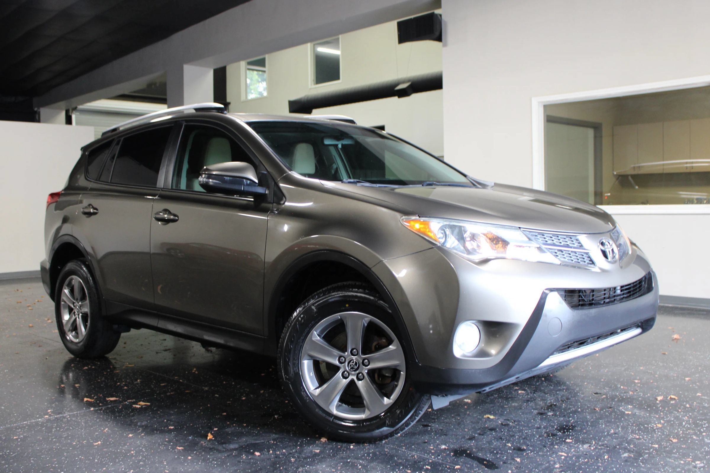 Used 2015 Toyota RAV4 XLE FWD image 37