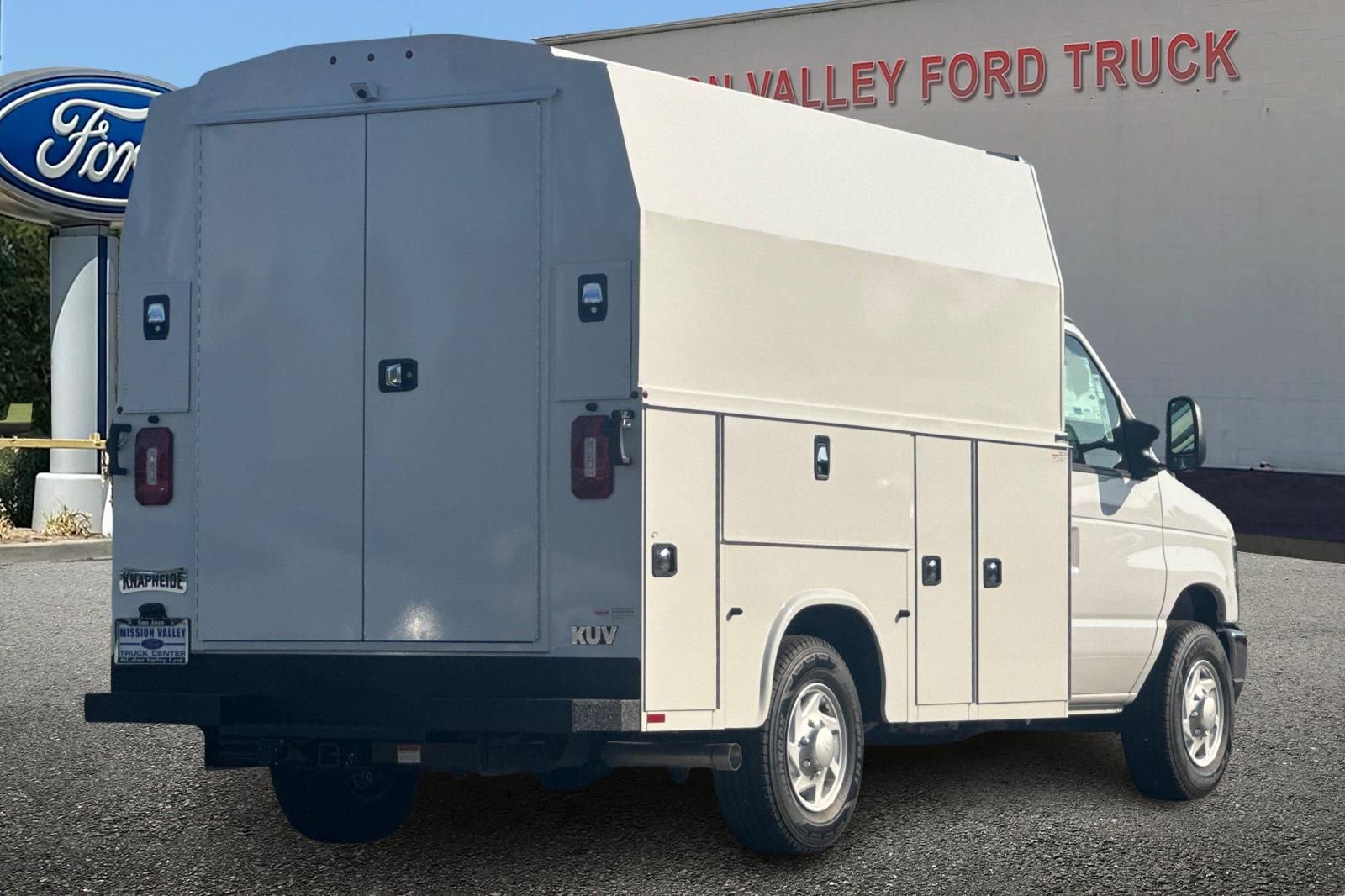 New 2026 Ford E-350 and Econoline 350 Super Duty w/ Power Equipment Group image 4