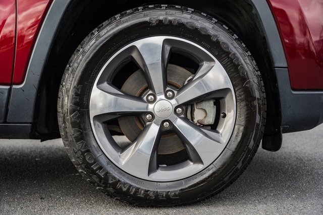 Used 2019 Jeep Cherokee Limited image 19