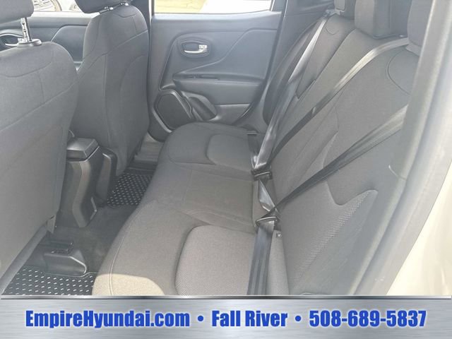 Used 2023 Jeep Renegade Latitude AWD/4WD image 15