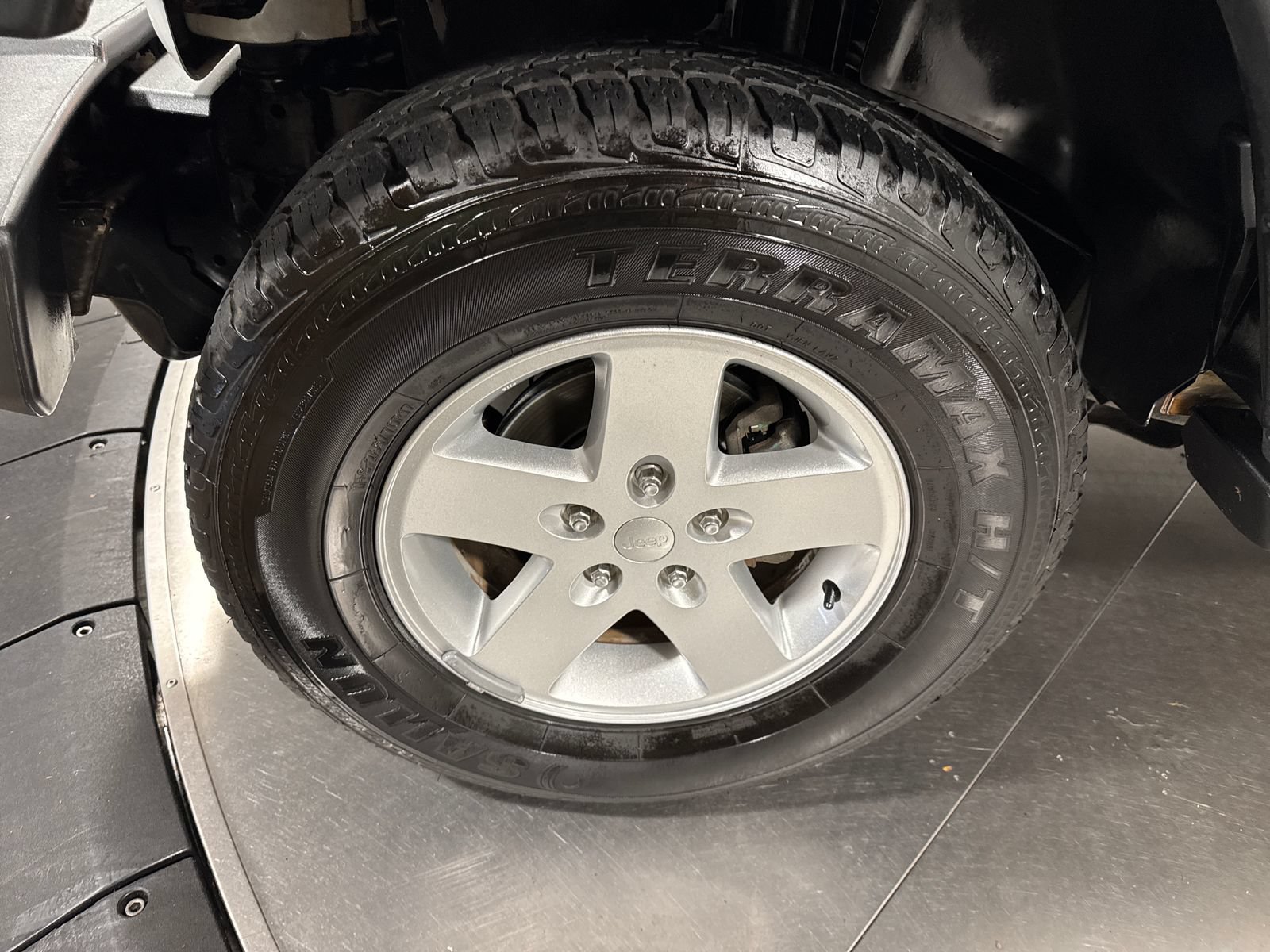 Used 2018 Jeep Wrangler Unlimited Sport S AWD/4WD image 2