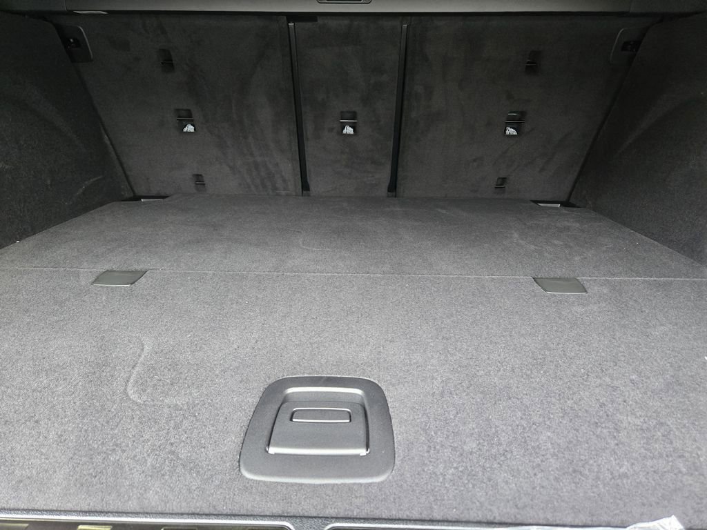 New 2026 BMW X5 xDrive50e w/ Executive Package image 34