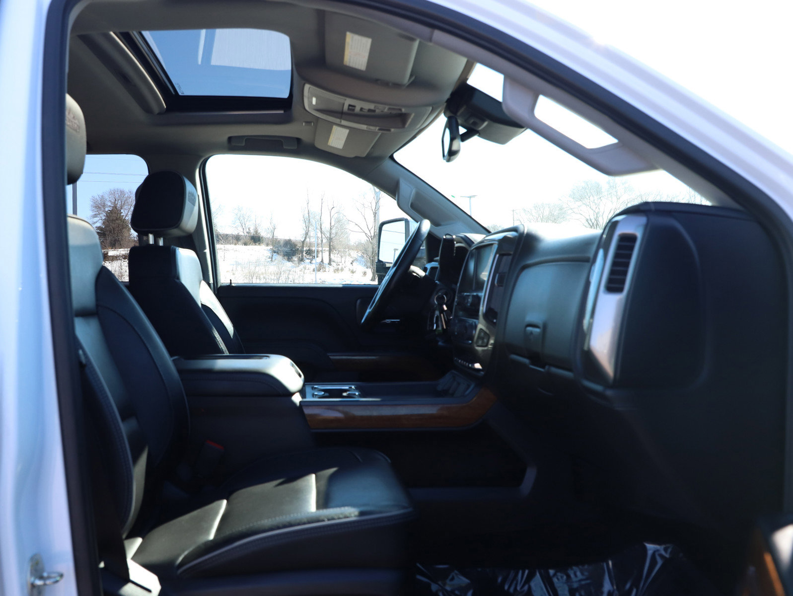 Used 2018 Chevrolet Silverado 2500 High Country w/ Duramax Plus Package image 11