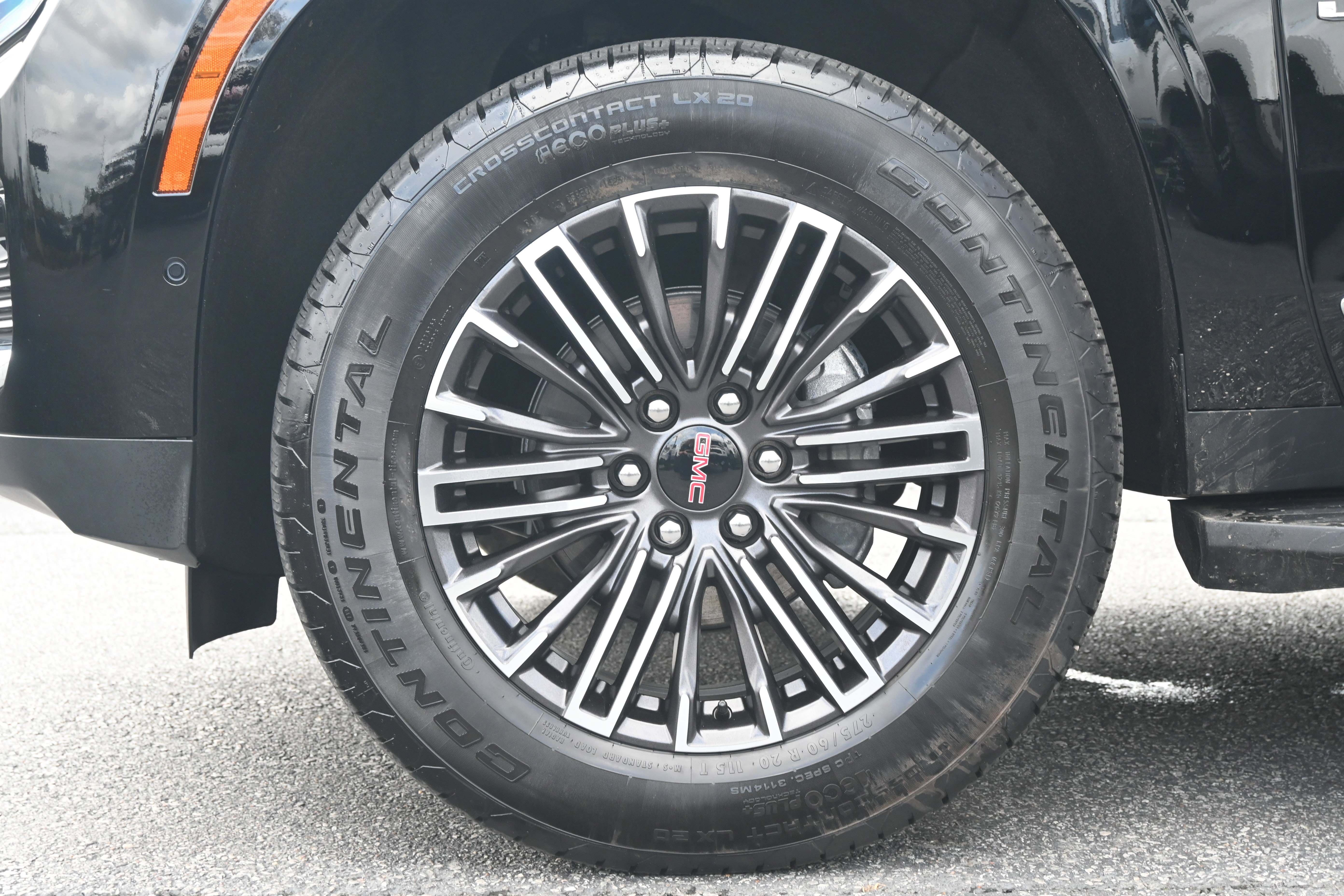 Used 2025 GMC Yukon Elevation w/ LPO, Floor Liner Package image 25