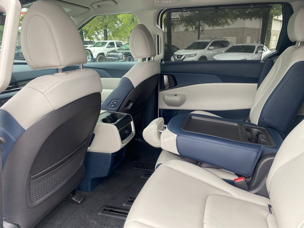 New 2026 Kia Carnival EX image 14