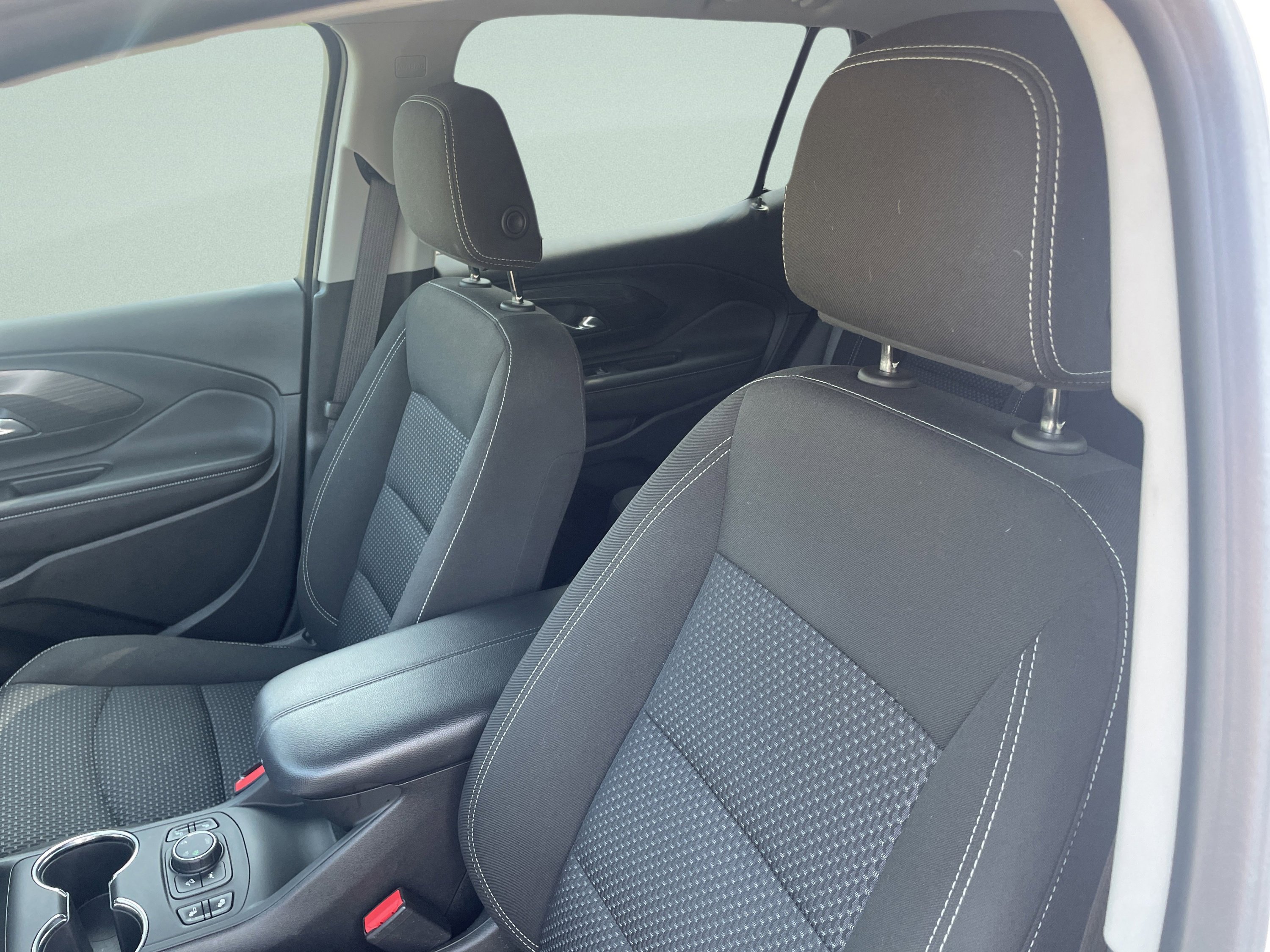 Used 2022 GMC Terrain SLE w/ Driver Convenience Package image 14