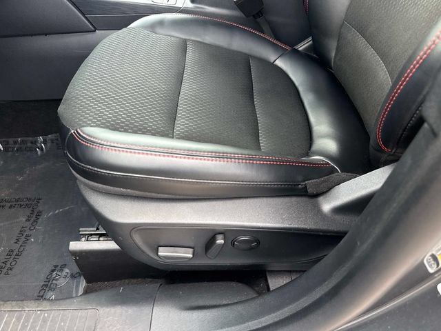 Used 2025 Ford Escape ST-Line Select AWD/4WD image 17