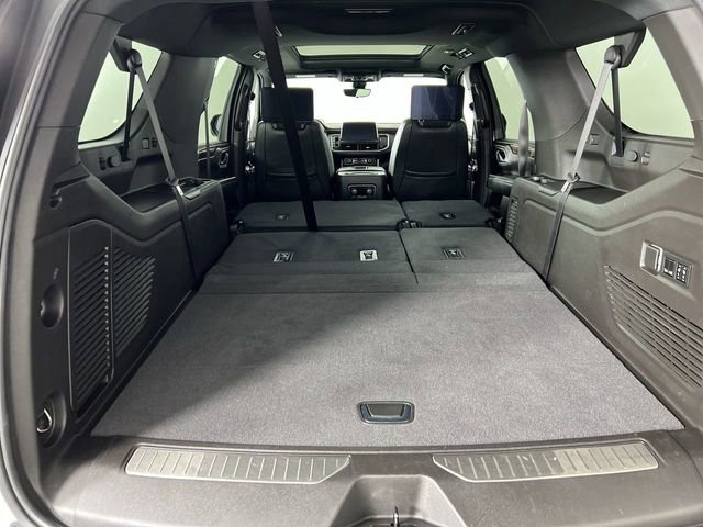 Used 2021 Chevrolet Suburban High Country AWD/4WD image 27