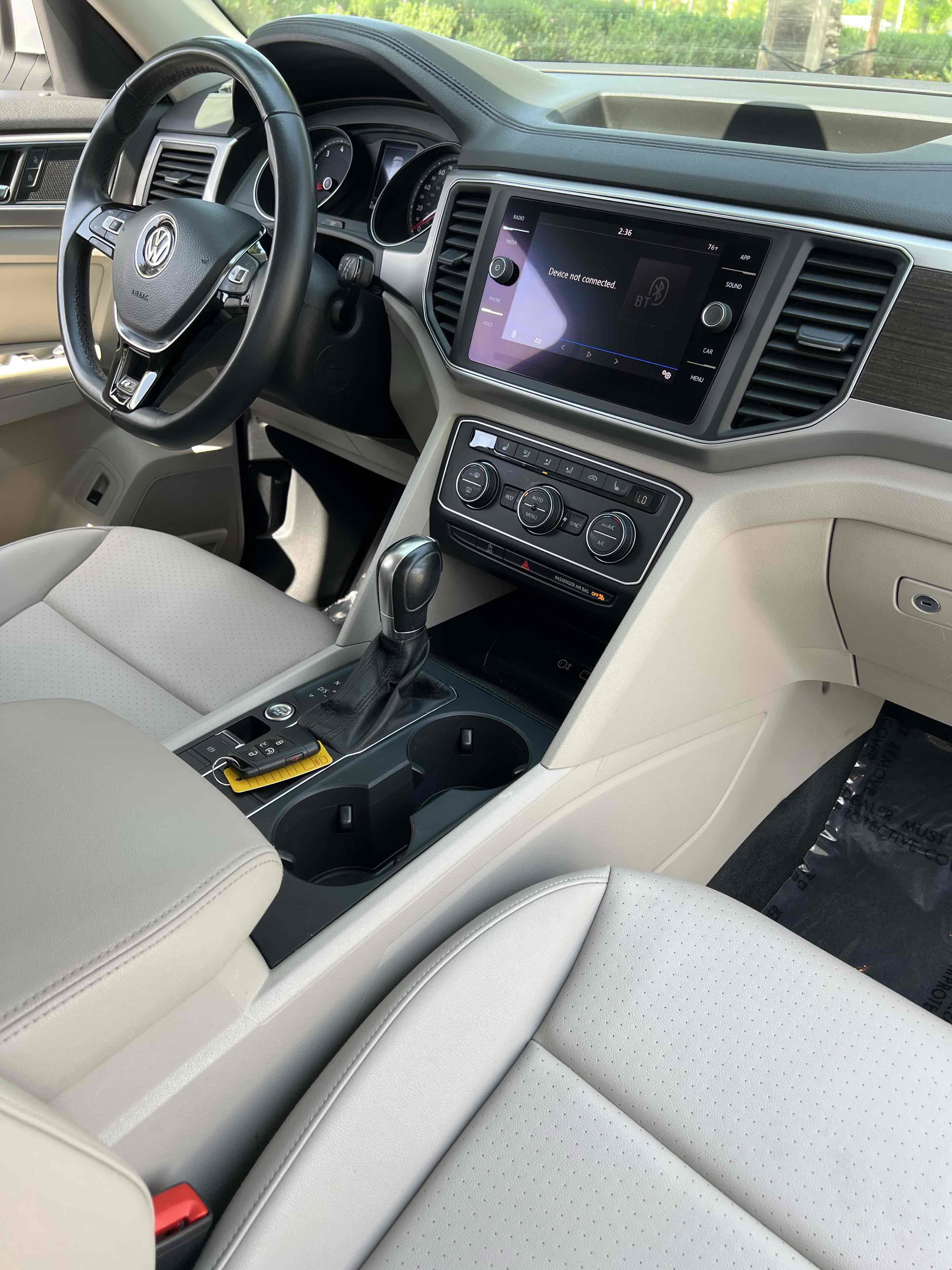 Used 2019 Volkswagen Atlas SE w/ Towing Package image 3