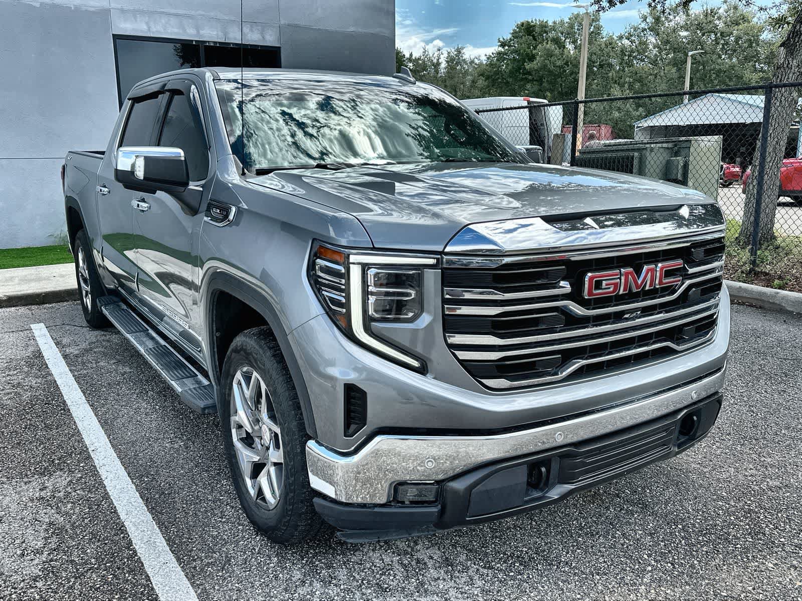 Used 2023 GMC Sierra 1500 SLT w/ SLT Premium Plus Package AWD/4WD image 11
