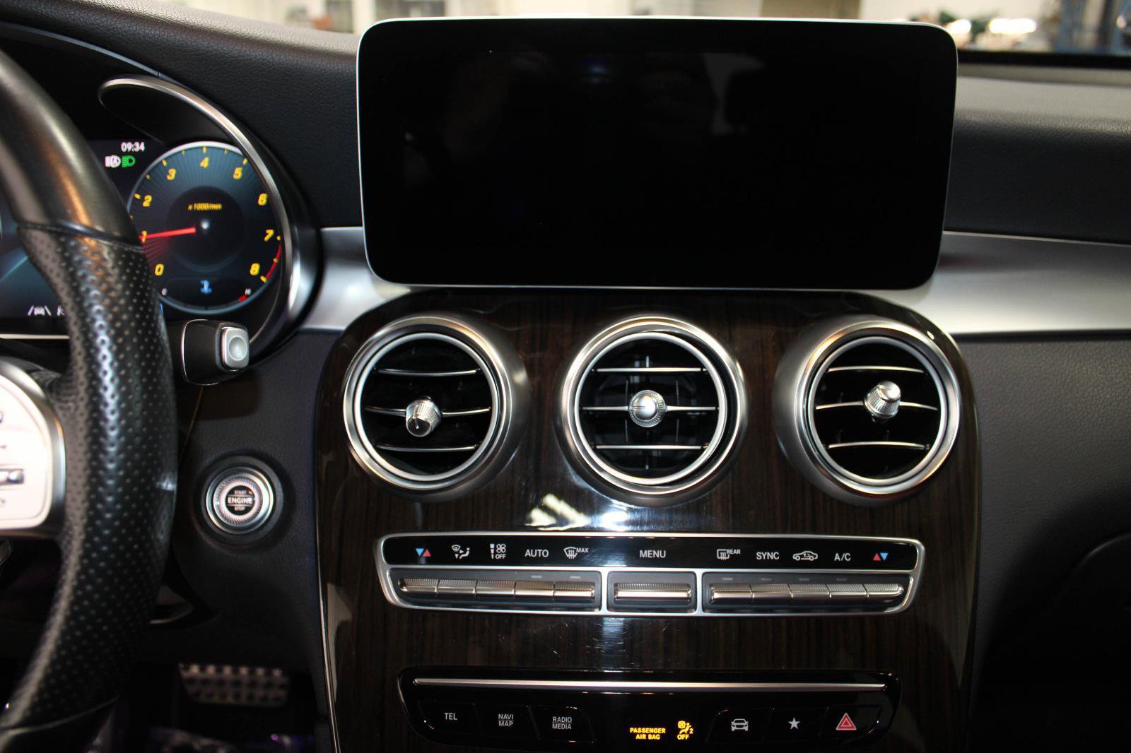 Used 2022 Mercedes-Benz GLC 300 4MATIC image 36