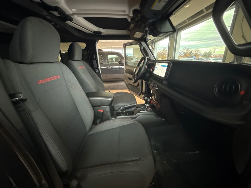Used 2025 Jeep Wrangler Unlimited Rubicon AWD/4WD image 25