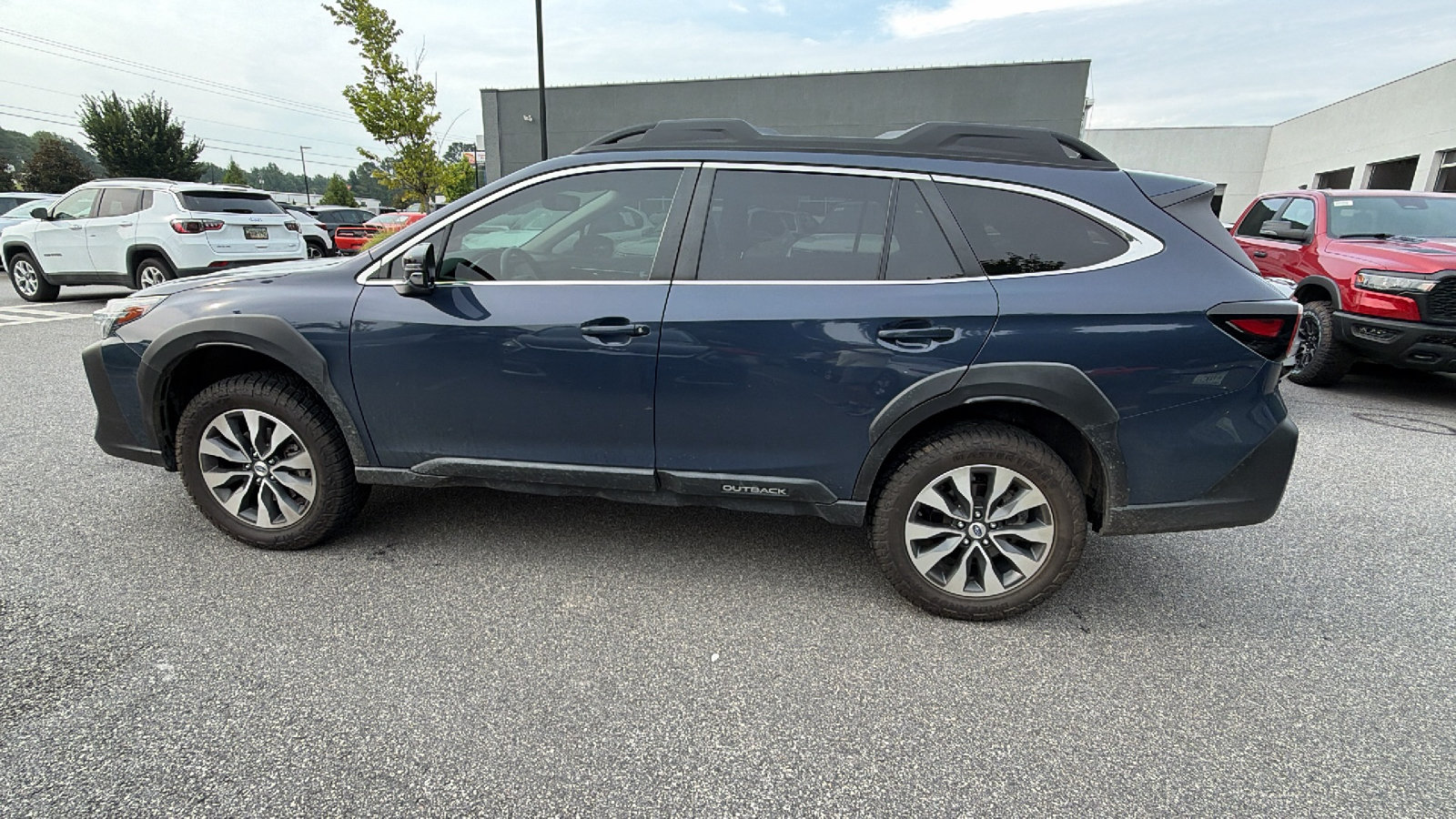 Used 2024 Subaru Outback Limited AWD/4WD image 11