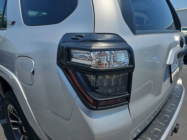 Used 2022 Toyota 4Runner SR5 RWD image 32