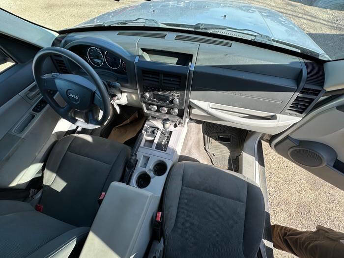 Used 2008 Jeep Liberty Sport w/ Popular Equipment Group AWD/4WD image 31