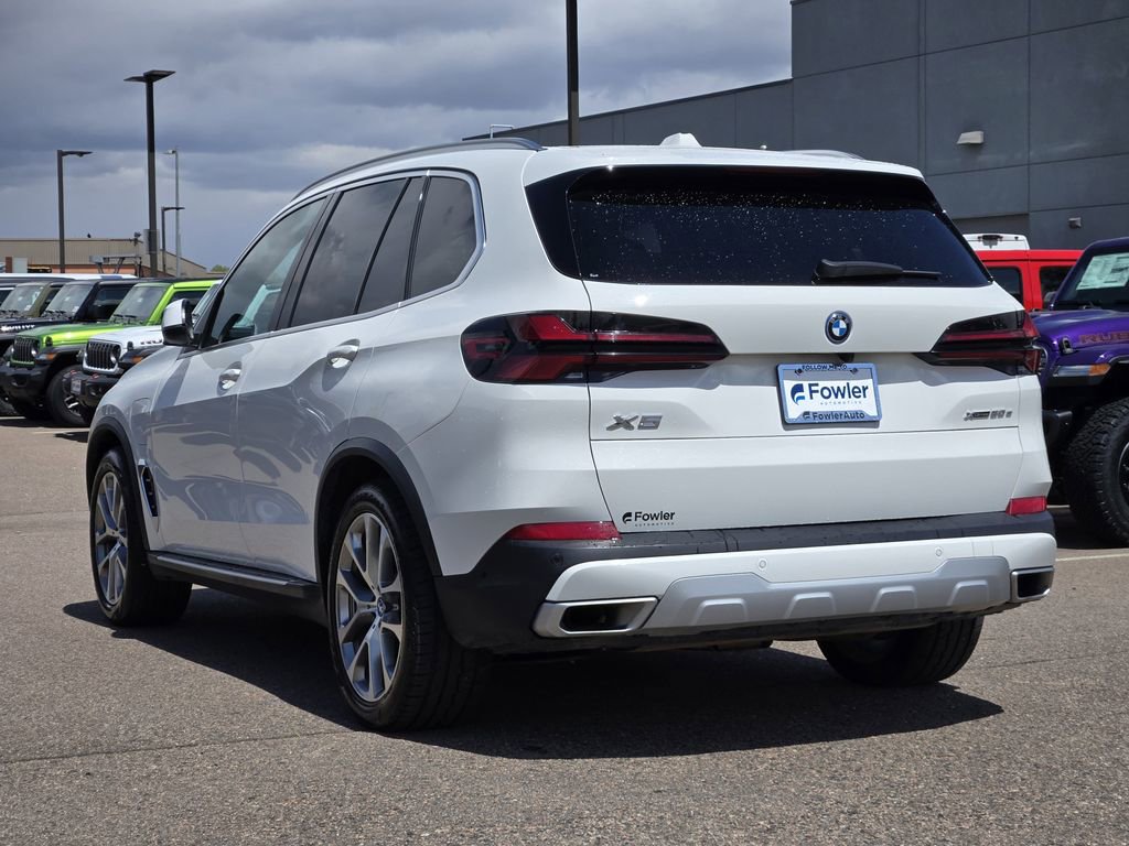 Used 2025 BMW X5 xDrive50e AWD/4WD image 3